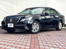 2013 Toyota Crown Hybrid