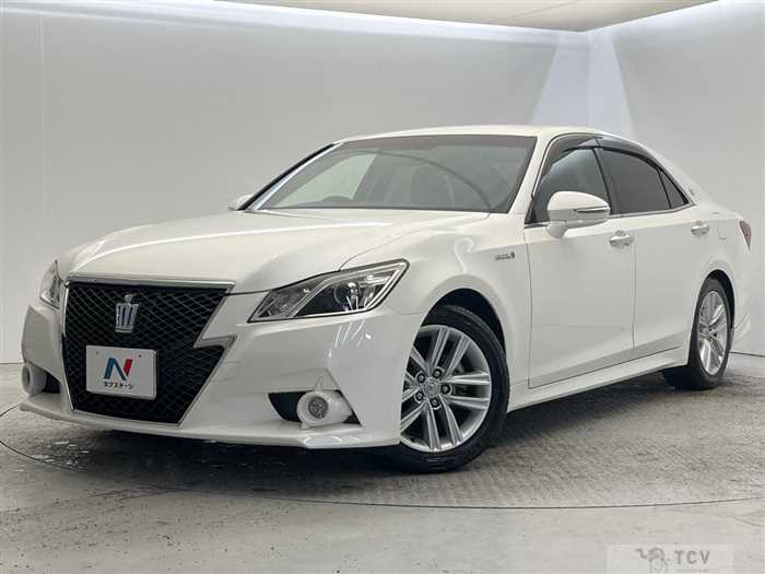 2014 Toyota Crown Hybrid
