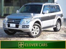 2015 Mitsubishi Pajero