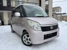 2013 Nissan ROOX