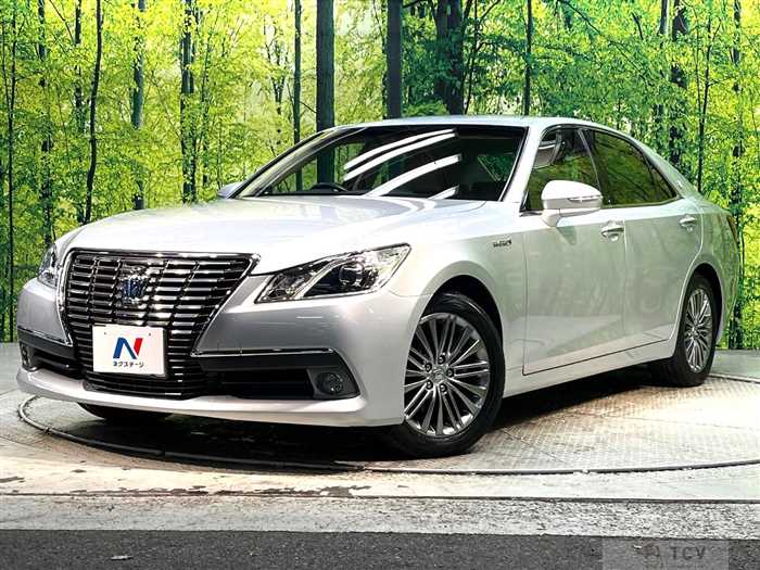 2013 Toyota Crown Hybrid