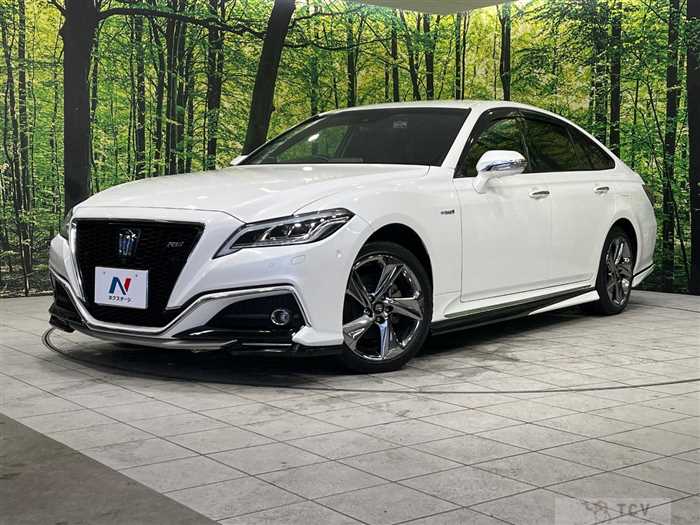 2019 Toyota Crown Hybrid