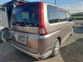 2005 Nissan Serena
