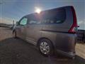 2005 Nissan Serena
