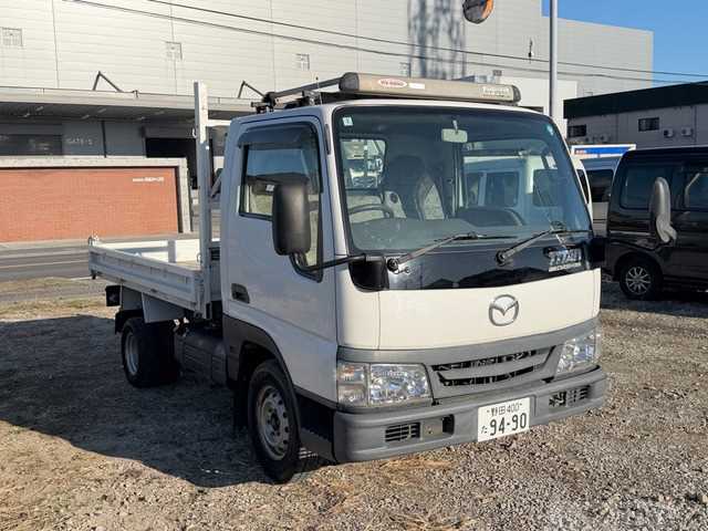 2003 Mazda Titan Dash