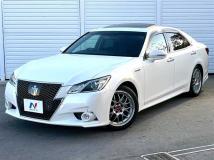 2013 Toyota Crown Hybrid