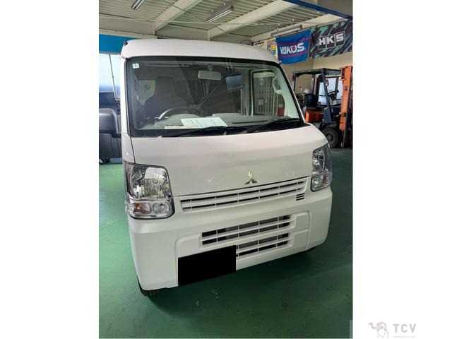 2025 Mitsubishi Mitsubishi Others