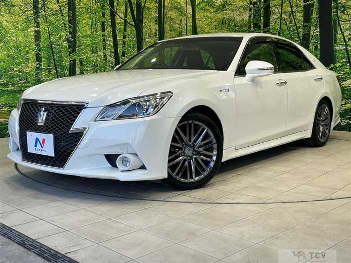 2013 Toyota Crown Hybrid
