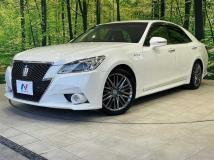 2013 Toyota Crown Hybrid