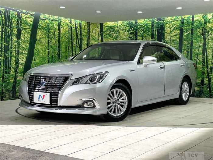 2016 Toyota Crown Hybrid