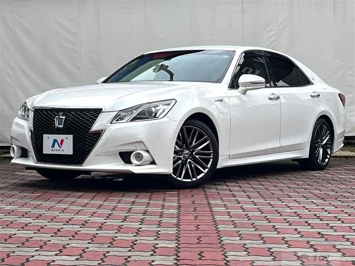 2013 Toyota Crown Hybrid