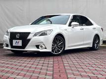2013 Toyota Crown Hybrid