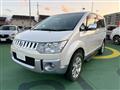 2011 Mitsubishi Delica D5