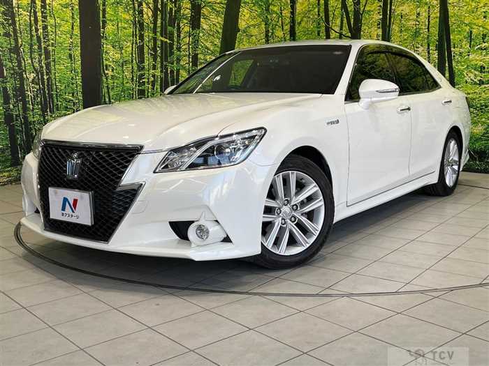 2014 Toyota Crown Hybrid