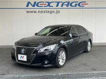 2013 Toyota Crown Hybrid