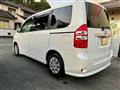 2010 Toyota Noah