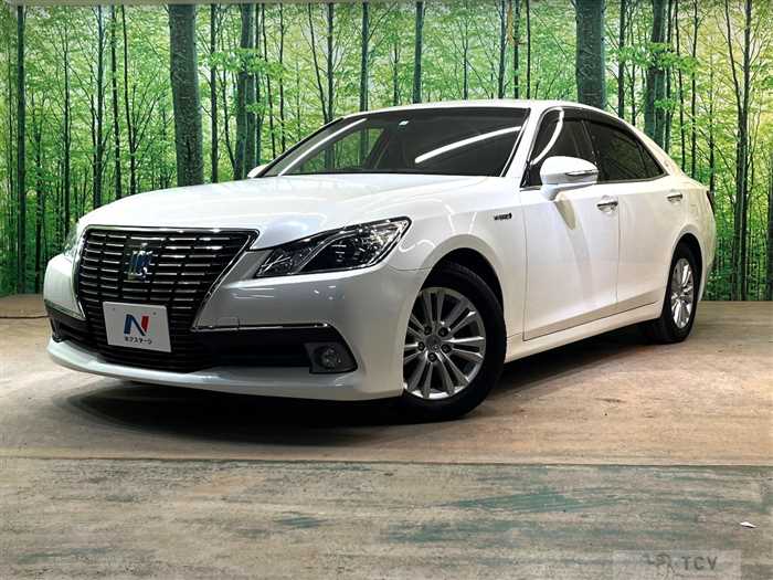 2013 Toyota Crown Hybrid