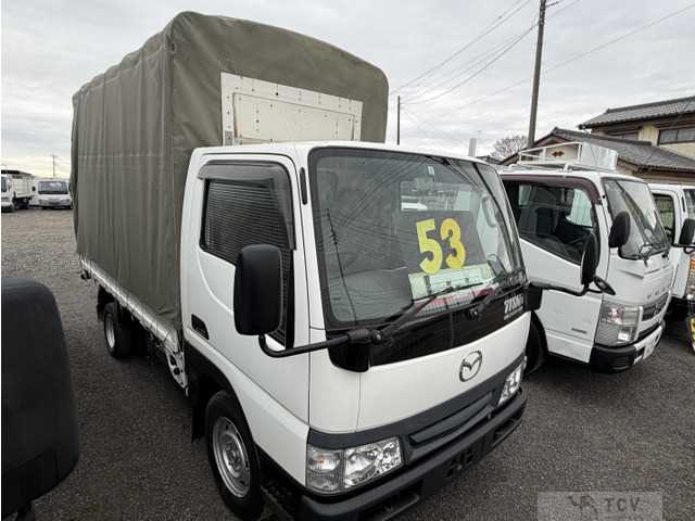 2004 Mazda Titan Dash
