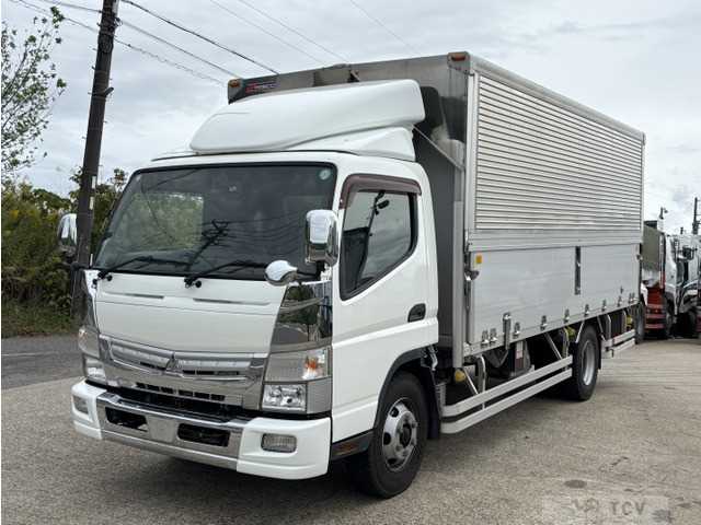 2017 Mitsubishi Canter