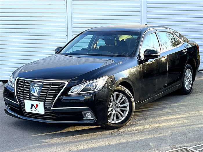 2013 Toyota Crown Hybrid