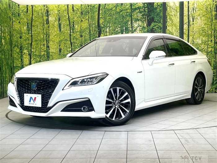 2019 Toyota Crown Hybrid