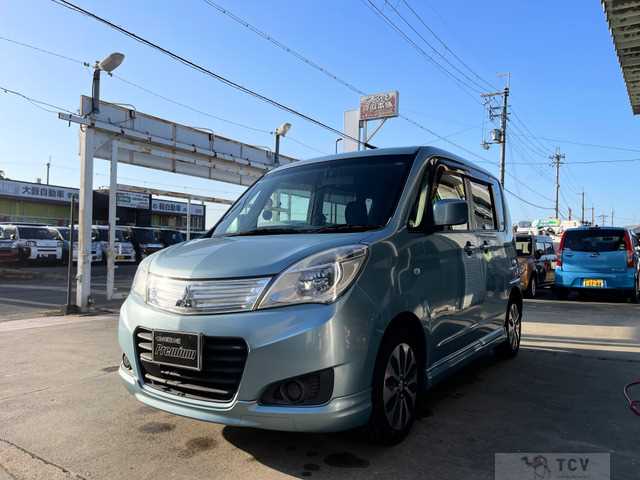2015 Mitsubishi Delica
