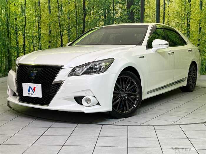 2014 Toyota Crown Hybrid