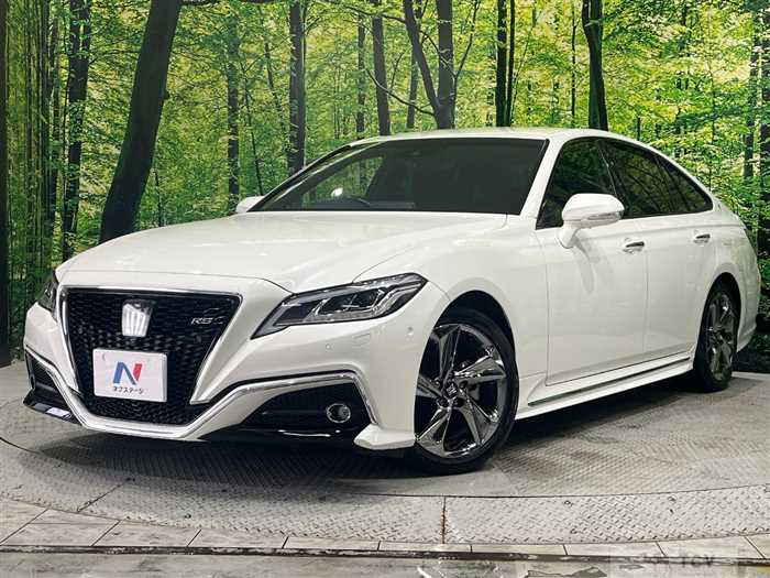 2019 Toyota Crown Hybrid