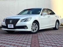 2013 Toyota Crown Hybrid