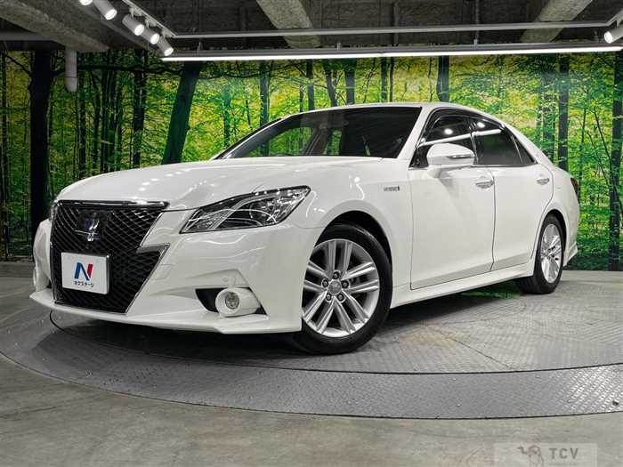 2013 Toyota Crown Hybrid