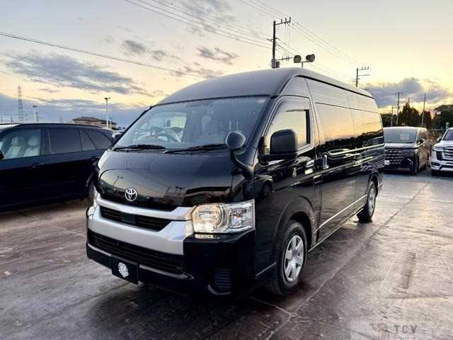 2024 Toyota Hiace Commuter