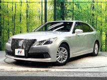 2014 Toyota Crown Hybrid
