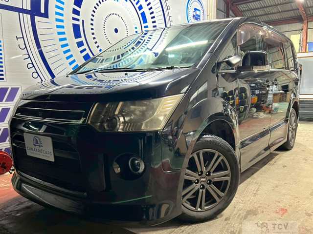 2007 Mitsubishi Delica D5