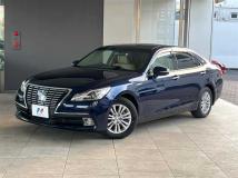 2013 Toyota Crown Hybrid