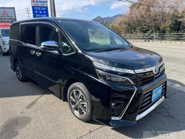 2019 Toyota Voxy