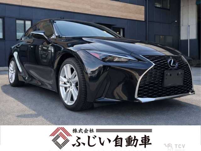 2021 Lexus IS