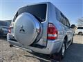 2004 Mitsubishi Pajero