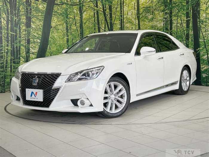 2013 Toyota Crown Hybrid