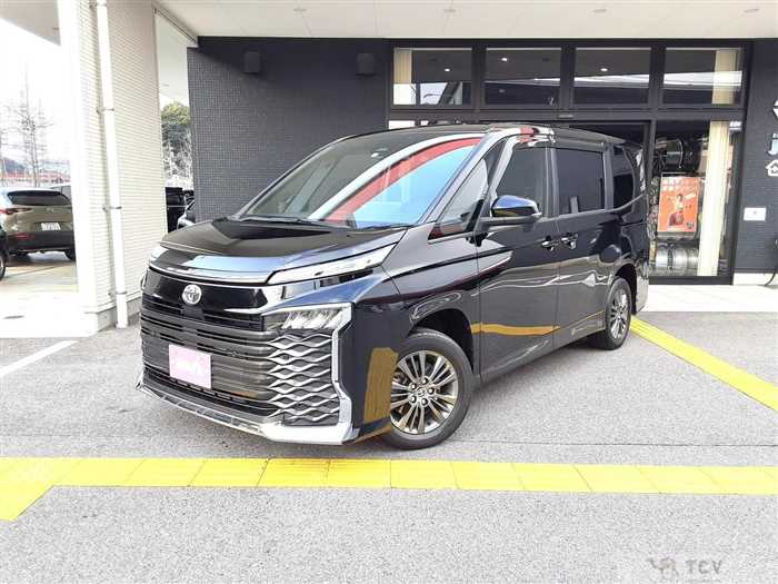 2022 Toyota Voxy