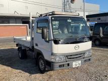2003 Mazda Titan Dash