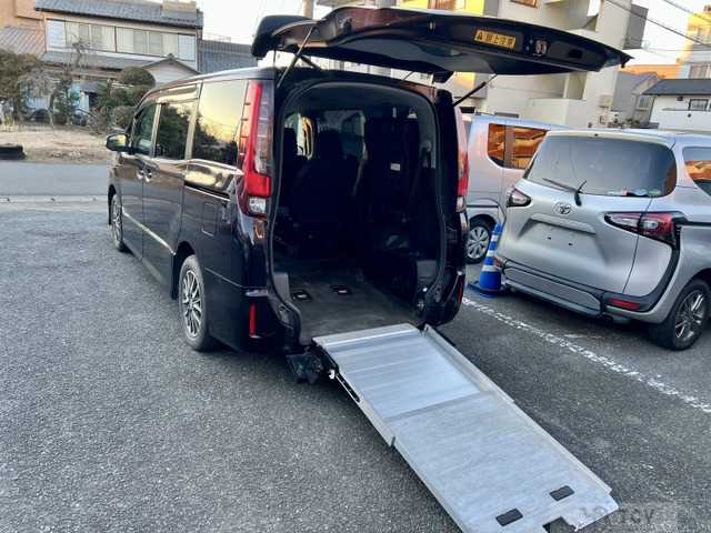 2015 Toyota Noah