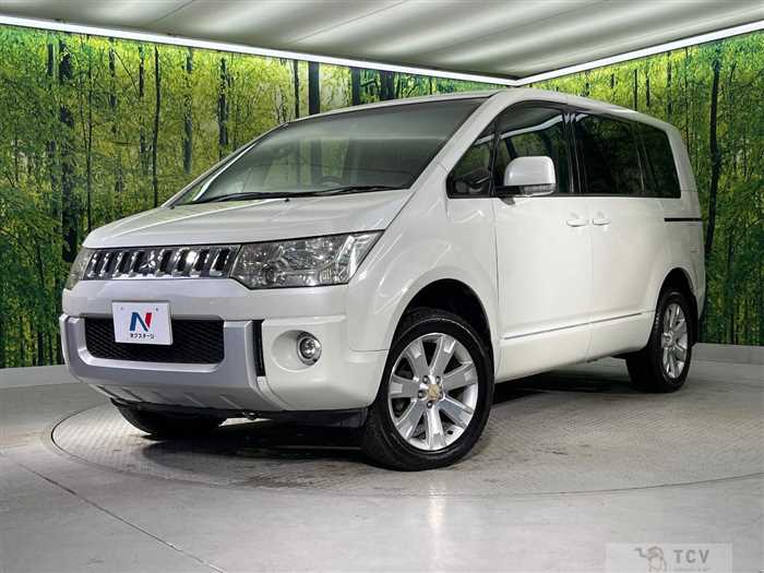 2011 Mitsubishi Delica D5