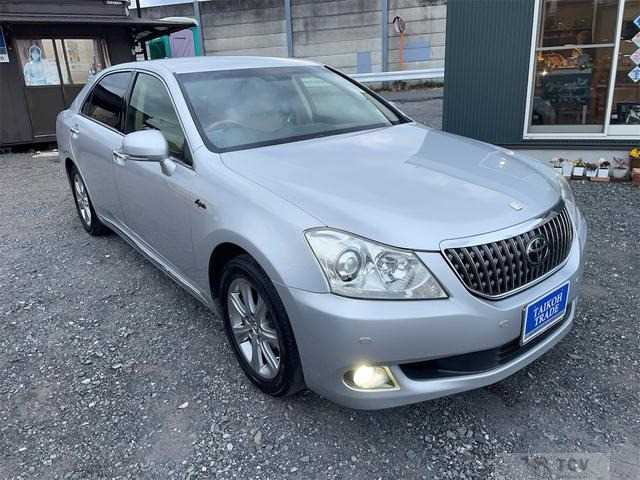 2013 Toyota Crown Majesta