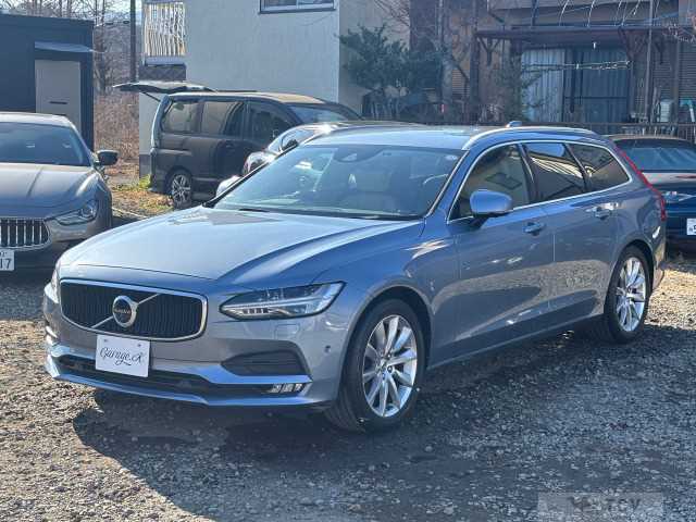2017 Volvo V90