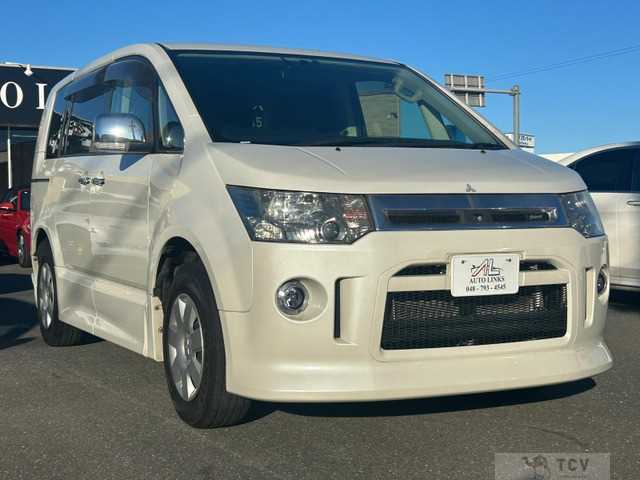2010 Mitsubishi Delica D5