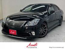 2011 Toyota Crown Hybrid