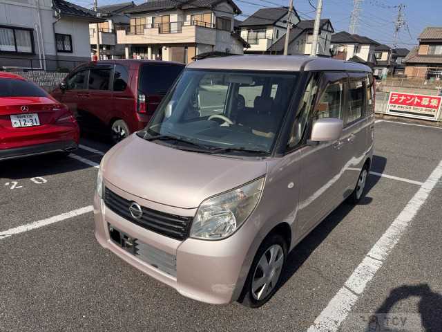 2010 Nissan ROOX