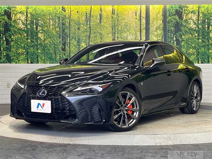 2021 Lexus IS
