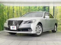 2013 Toyota Crown Hybrid