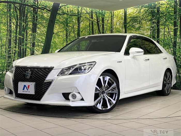 2013 Toyota Crown Hybrid